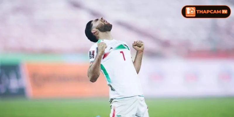Alireza Jahanbakhsh được đánh giá cao với sự khéo léo tại vị trí tiền vệ.